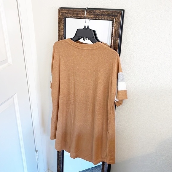 Hippie Rose gold striped high low ribbed v-neck tee - Picture 2 of 5